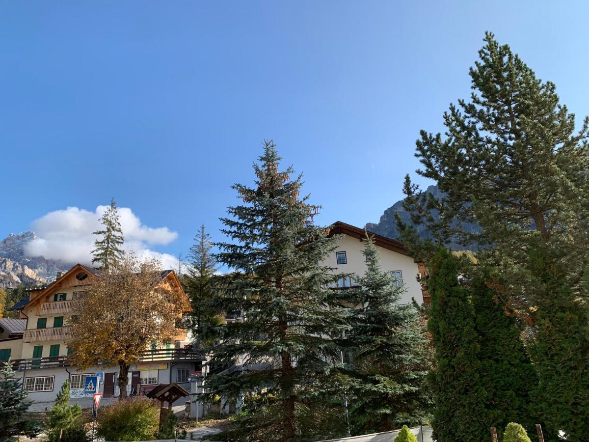 Hotel Serena Cortina Cortina dʼAmpezzo Exterior foto